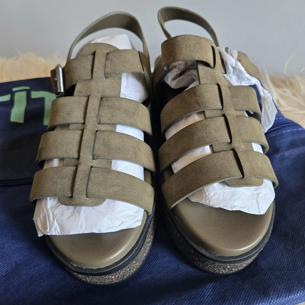 MIA Olive Green Strappy Platform Sandals with Buckle Size 7